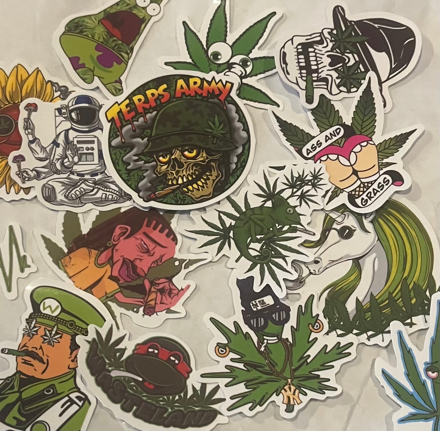 10st 420 stickers willekeurig